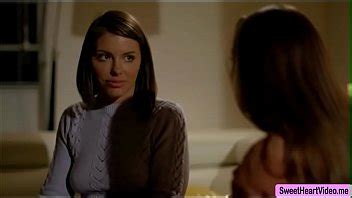 Dos Hot Babe Se Ayudan Mutuamente A Tener Un Orgasmo XVIDEOS