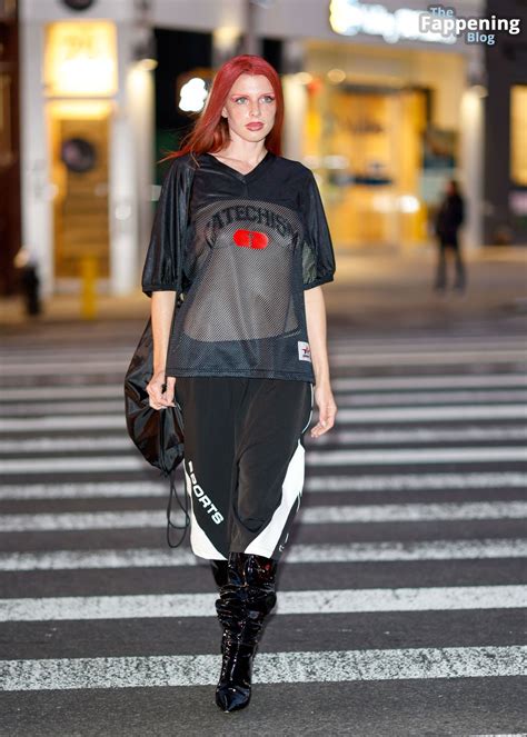 Julia Fox Flashes Her Nude Tits At The Willy Chavarria Fall 2023 Ready To Wear Fashion Show In