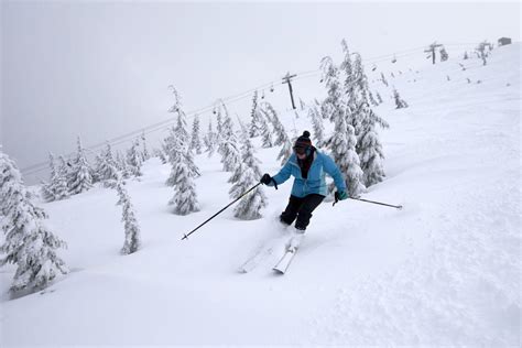 Downhill and cross-country skiing on Santiam Pass | Outdoors ...