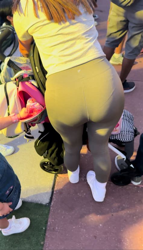 OC Super Thick Latina Milf Spandex Leggings Yoga Pants Forum