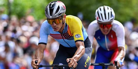 Parijs Remco Evenepoel Krijgt Op Weg Naar Olympische Titel Lekke