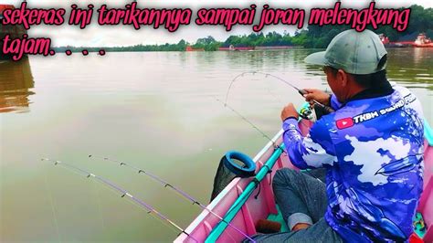 Nekat Mancing Udang Galah Saat Kondisi Hujan Deras Dan Berangin