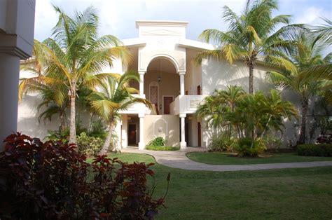 Gran Melia Golf Resort Puerto Rico - A self-proclaimed 5 star hotel