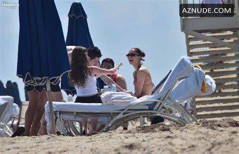 Elsie Hewitt Sexy Seen With Pete Davidson Showing Off Her Amazing Bikini Body Wearing A Sultry