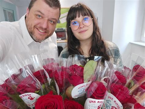 Des Roses Par Milliers Et Des Milliers D Euros Pour Une Rose Un Espoir