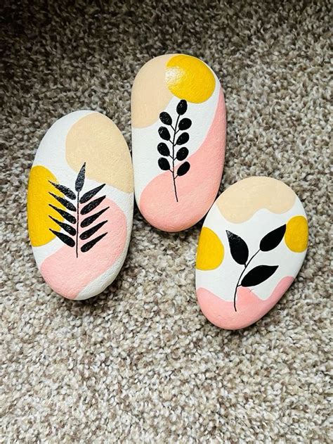 ᐈ Easy Designs To Paint On Rocks A Complete Beginner s Guide Painted