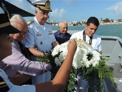 Dn Realiza Homenagem Mem Ria Dos Mortos Da Marinha Em Guerra