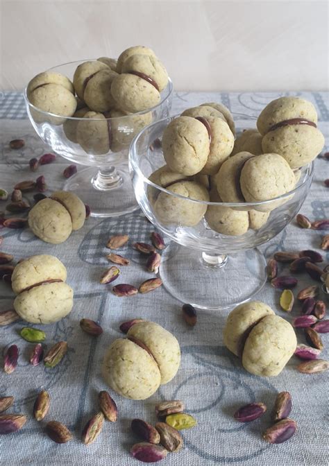 Baci Di Dama Al Pistacchio Con Crema Al Cioccolato La Dolce Vita