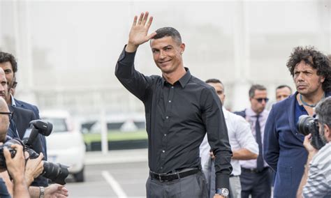 Cristiano Ronaldo Dice Addio Alla Juve E Vola Al Manchester United