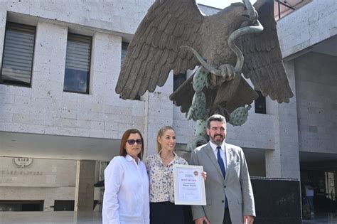 Urbis Recibe Paty Lobeira De Yunes Reconocimiento Como Ayuntamiento