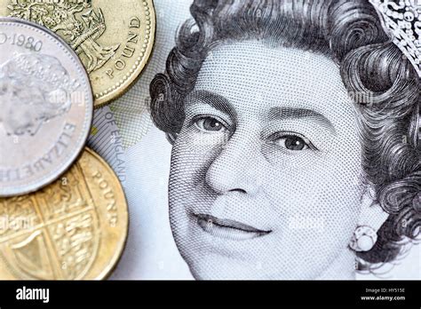 Portrait Of Queen Elizabeth Ii On A British Fuenf Pound Mark And Pound