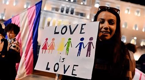 Grecia aprueba el matrimonio homosexual y la adopción por parte de