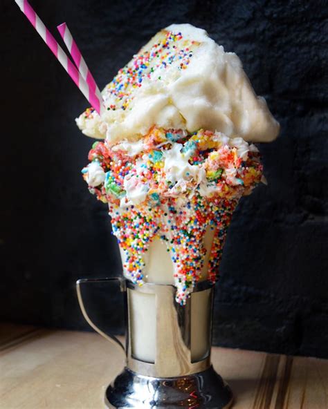 Birthday Cake Shake From Black Tap Nyc Yummy Recipes Yummy Food