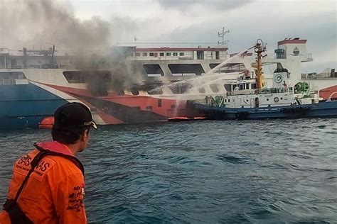 Foto Menaikkan Level Keselamatan Penyeberangan Di Selat Sunda