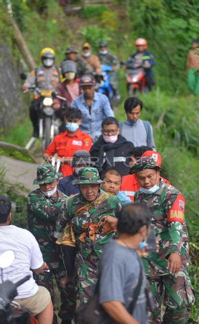 KERAJINAN KARYA DISABILITAS DIPASARKAN SECARA DARING ANTARA Foto