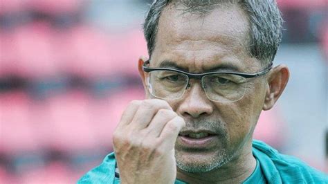 Aji Santoso Ingin Buktikan Diri Di Tengah Gempuran Pelatih Asing Liga 1