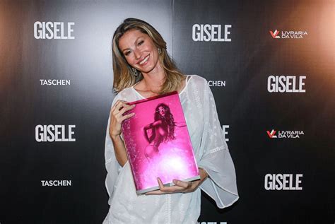 Gisele B Ndchen Lan A Livro De Fotografias Em Sp Not Cias Famosos