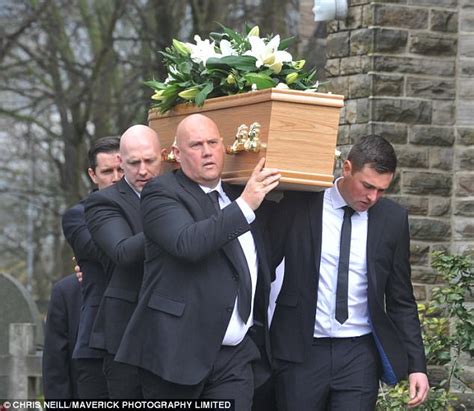 Ronnie Moran Funeral Liverpool Fc Legends Honour Icon Daily Mail Online