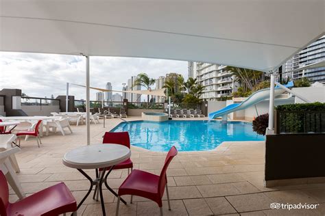 Tiki Hotel Apartments Surfers Paradise Pool Pictures And Reviews