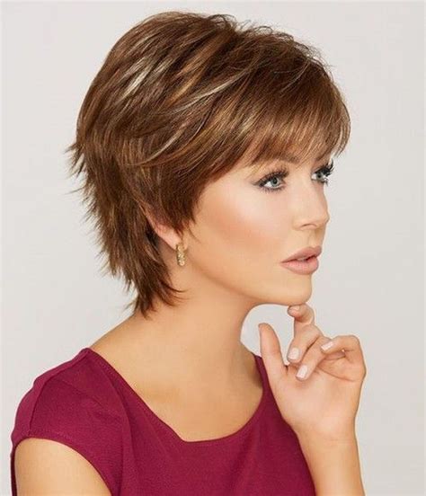 Stylish And Chic Short Hairstyles For Thick Hair With Bangs With