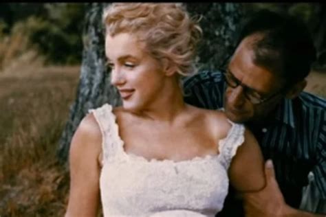 Sinopsis Film Blonde Biografi Marilyn Monroe Tayang Di Netflix September Ini