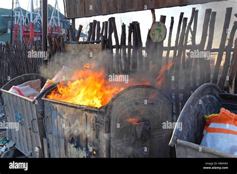 Dumpster Fire Stock Photo Alamy