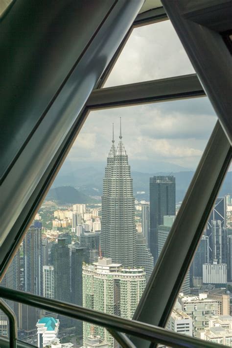 Der Warteraum an der Himmelsbrücke der Petronas Zwillingstürme in Kuala