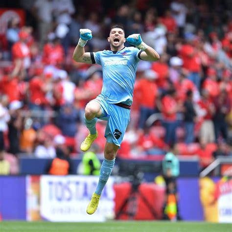 Sofascore Brazil on Twitter Tiago Volpi 32 anos é o goleiro