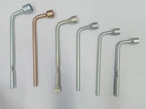 tools wheel wrench  truck drive size    piece