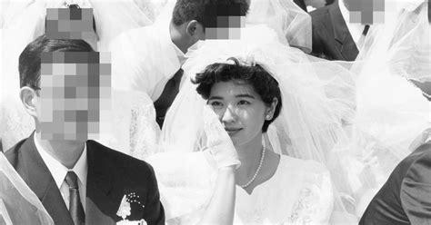 フォトギャラリー1枚目 桜田淳子が笑顔で本誌が撮った「統一教会 合同結婚式」秘蔵写真 Fridayデジタル