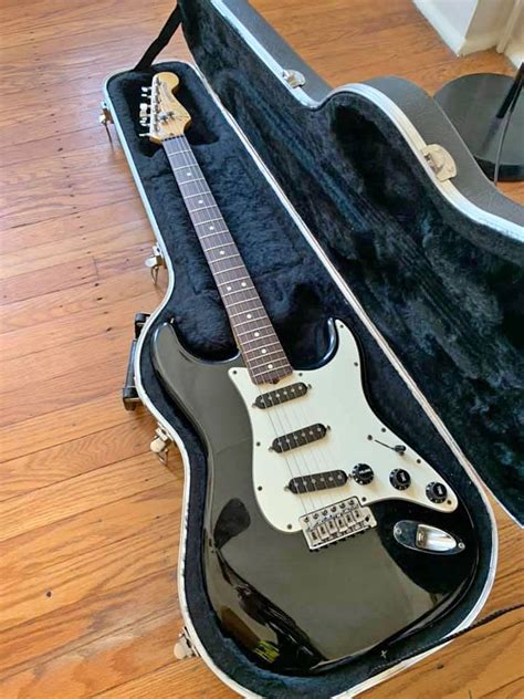 1982 Dan Smith Strat - Guitar In Case | Fender Stratocaster Guitar Forum