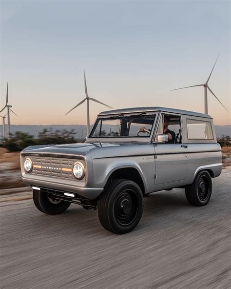 𝕱𝖆𝖘𝖙 𝖜𝖎𝖙𝖍𝖔𝖚𝖙 𝖌𝖆𝖘 meet the s first 100 electric Ford Bronco