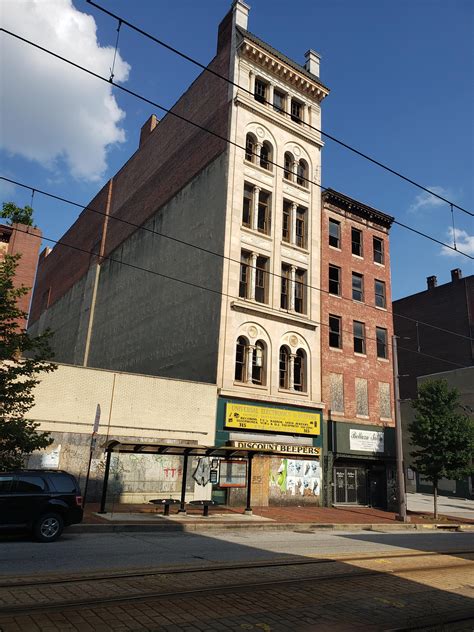Cool old electronics store... : r/baltimore