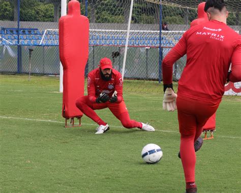 Preparador físico do Bahia avalia que período sem jogos veio em boa