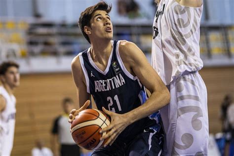 Juan Francisco Fernández el único argentino que estaba anotado no