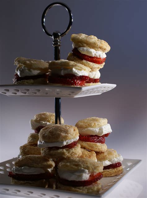 Strawberry mini scones | RICARDO