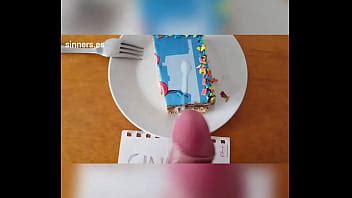 le pécheur se masturbe sur un gâteau de Majorque XVIDEOS