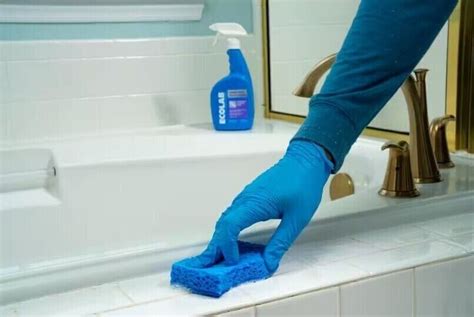 Ecolab Foaming Shower Tub And Tile Cleaner Bleach Free 32 Oz Ebay