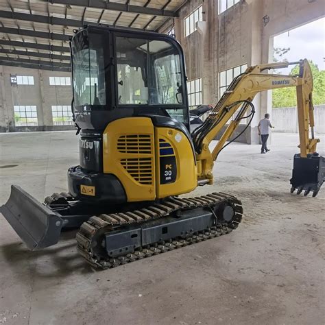 Komatsu Pc30 Compact Excavator Japanese Hydraulic Digger For Sale Mini Excavator 7525358