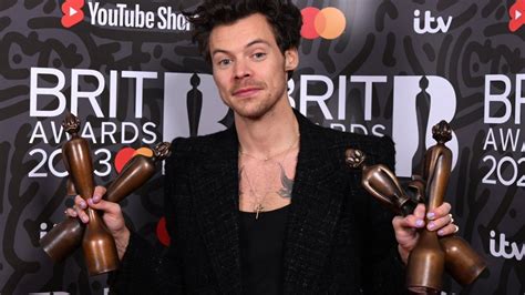 Harry Styles Thanks One Direction For Great Achievement