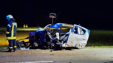 20 jähriger Autofahrer stirbt bei Unfall im Landkreis Diepholz buten