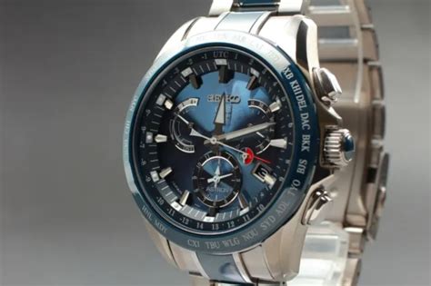 MINT Seiko SSE043 Astron GPS Solaire Homme Chronographe Bicolore