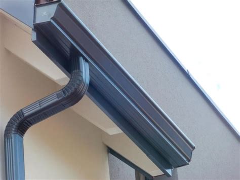 Un Type De Goutti Re Aluminium De Notre Gamme Gutter Services Door