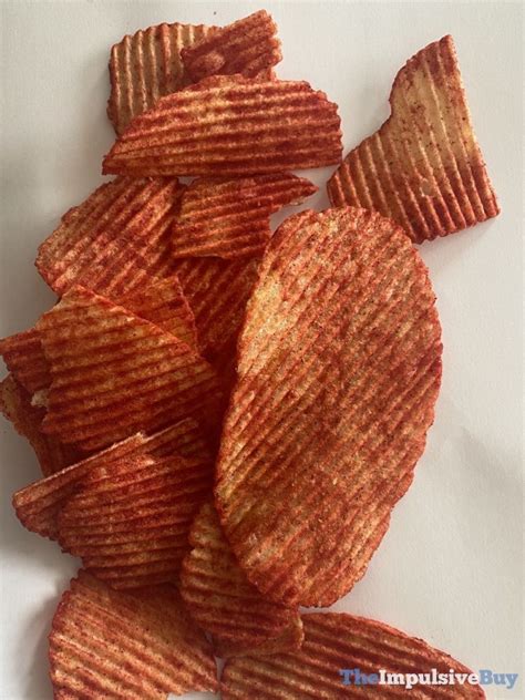 Review Ruffles Flamin Hot Bbq Potato Chips The Impulsive Buy