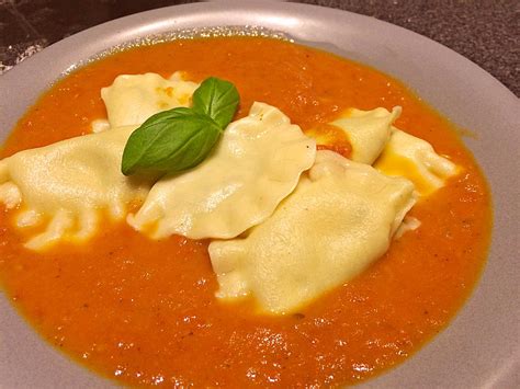 Ravioli Mit Tomatensosse Rezepte Chefkoch De