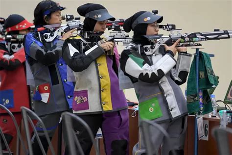 Foto Kualifikasi Menembak Meter Air Rifle Putri Indozone Sport