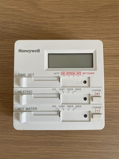 Honeywell St699 St699b1002 1 Day Programmer 2 Onoff Times Genuine Ebay