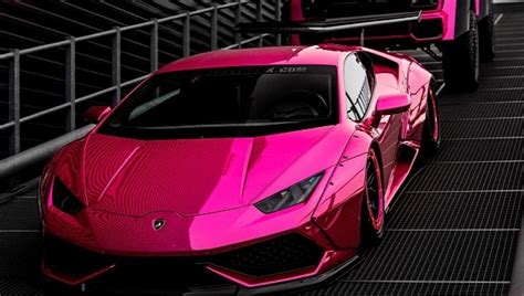 Need To Stand Out In A Crowd A Pink Lambo Huracan And G Class Will Surely Do The Trick