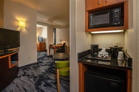 Harrisonburg, Virginia Hotel Rooms | Fairfield Inn & Suites Harrisonburg