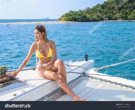 Sexy Asia Woman Wearing Yellow Bikini Stock Photo 1647406624 Shutterstock